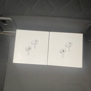 2 AirPod Pros
